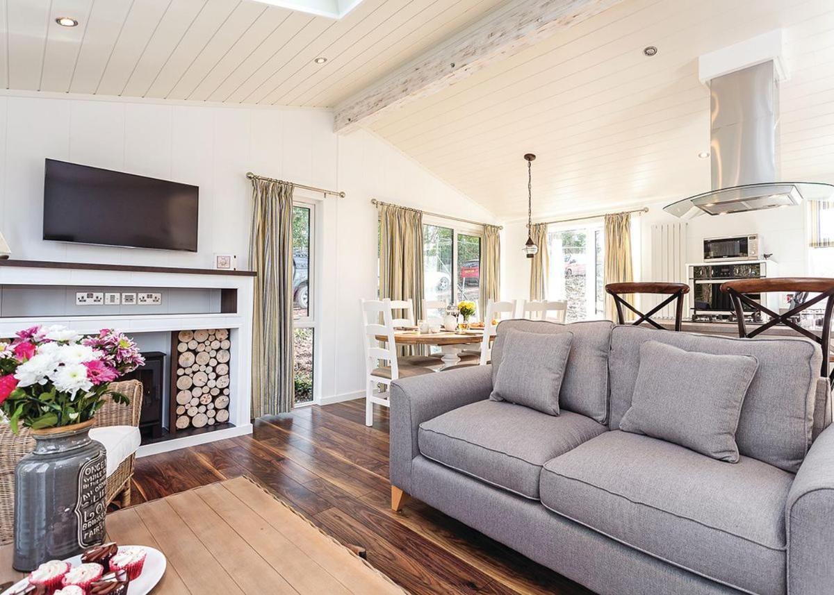 Woodside Bay Lodge Retreat Wootton Bridge  Dış mekan fotoğraf