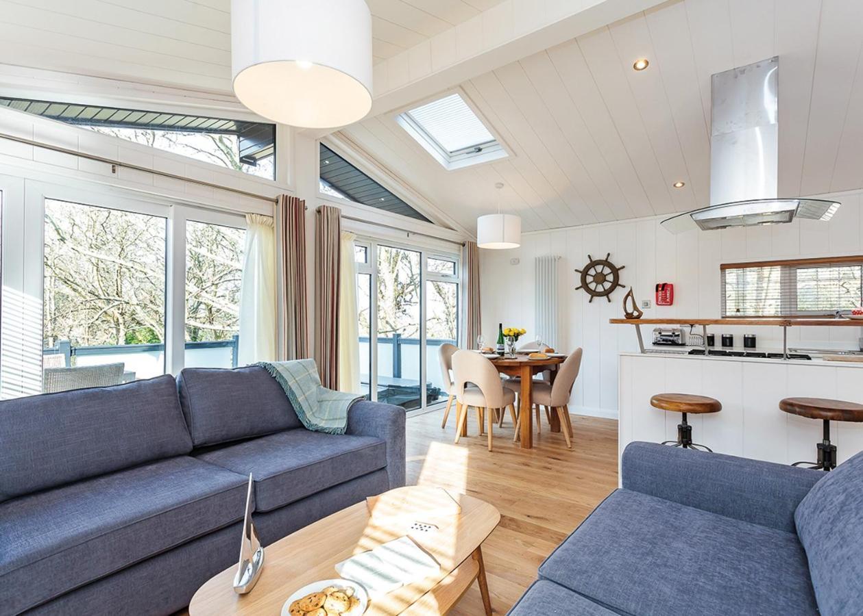 Woodside Bay Lodge Retreat Wootton Bridge  Dış mekan fotoğraf